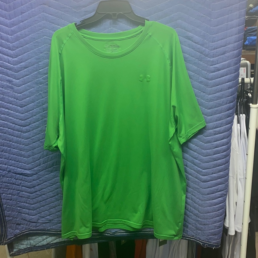 UA HeatGear tee